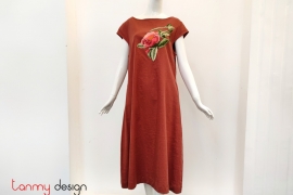 Round neck dress  with Begonias embroidery